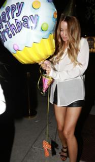 Lauren Conrad feet photo thumbnail