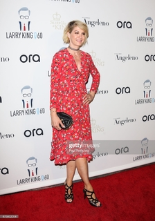 Jenna Elfman feet photo thumbnail