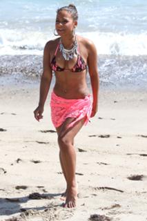 Christina Milian feet photo thumbnail