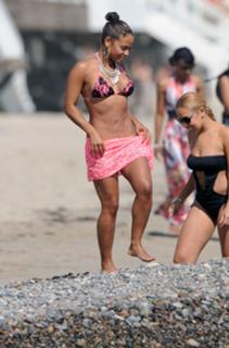 Christina Milian feet photo thumbnail