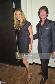 Elle Macpherson feet photo thumbnail