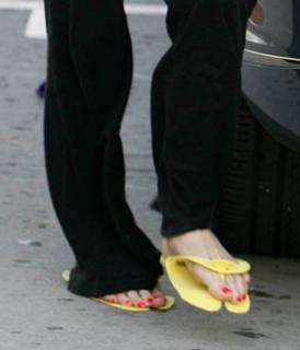 Paris Hilton feet photo thumbnail