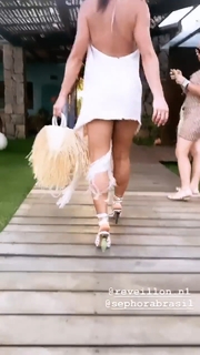 Sabrina Sato feet photo thumbnail