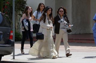 Vanessa Hudgens feet photo thumbnail