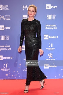 Uma Thurman feet photo thumbnail