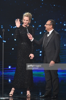 Uma Thurman feet photo thumbnail
