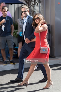 Mariska Hargitay feet photo thumbnail
