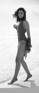 Deepika Padukone feet photo thumbnail