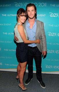 Cobie Smulders feet photo thumbnail