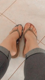 Alaine Crissiê feet photo thumbnail