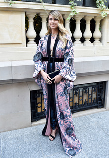 Heidi Klum feet photo thumbnail