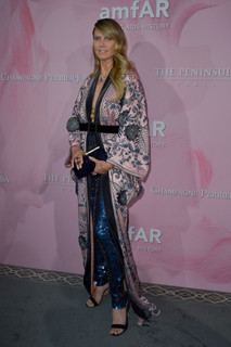 Heidi Klum feet photo thumbnail