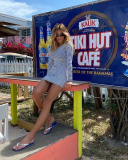 Kelly Bensimon feet photo thumbnail