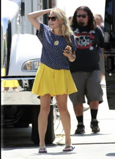 Busy Philipps feet photo thumbnail