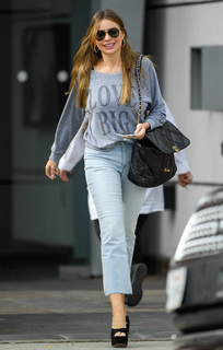 Sofía Vergara feet photo thumbnail