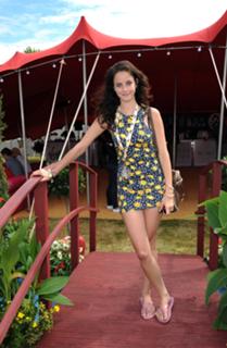 Kaya Scodelario feet photo thumbnail