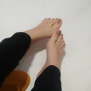 Isa Pes feet photo thumbnail