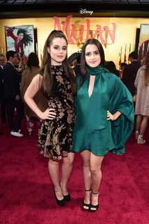 Laura Marano feet photo thumbnail