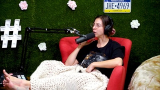 Gabbie Hanna feet photo thumbnail