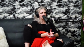 Gabbie Hanna feet photo thumbnail