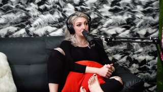 Gabbie Hanna feet photo thumbnail