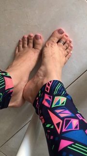 Alaine Crissiê feet photo thumbnail