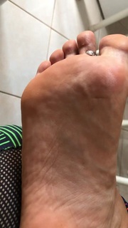 Alaine Crissiê feet photo thumbnail