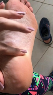 Alaine Crissiê feet photo thumbnail