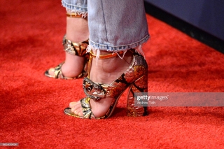 Keri Russell feet photo thumbnail