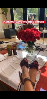 Brooke Burke feet photo thumbnail
