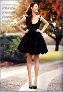 Liv Tyler feet photo thumbnail
