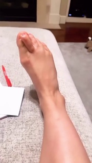 Paige VanZant feet photo thumbnail