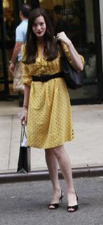 Liv Tyler feet photo thumbnail