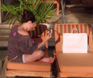 Nikki Garcia feet photo thumbnail