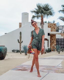 Taylor Hill feet photo thumbnail