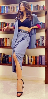 Mouni Roy feet photo thumbnail