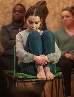 Emilia Clarke feet photo thumbnail
