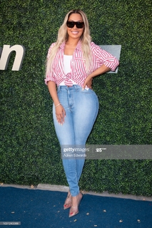 La La Anthony feet photo thumbnail