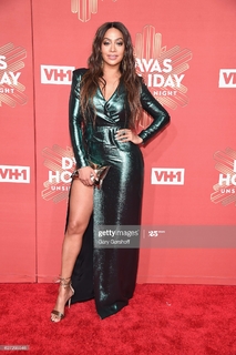La La Anthony feet photo thumbnail