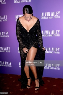 La La Anthony feet photo thumbnail