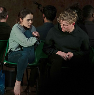 Emilia Clarke feet photo thumbnail