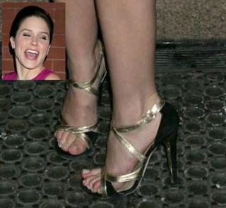 Sophia Bush feet photo thumbnail