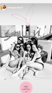 Eva Longoria feet photo thumbnail