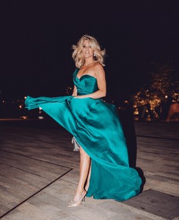 Ashley Roberts feet photo thumbnail