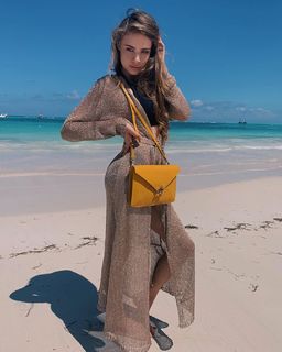 Xenia Tchoumitcheva feet photo thumbnail