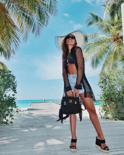 Anitta feet photo thumbnail