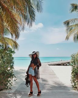 Anitta feet photo thumbnail