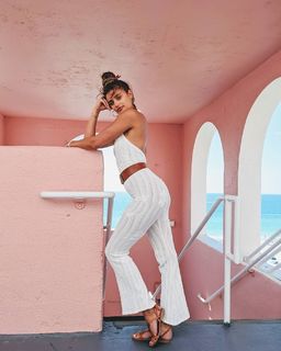Taylor Hill feet photo thumbnail