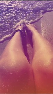 Hansika Motwani feet photo thumbnail