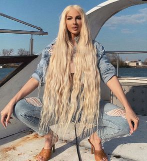 Jelena Karleusa feet photo thumbnail